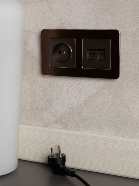 Розетка 1-м СП BRITE РС10-1-0-БрТБ 10А без заземл. без защ. шторок механизм бронза IEK BR-R10-10-K45 ТехноИмпульс