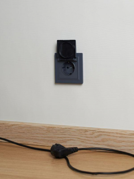 Розетка BRITE РСбш10-3-БрМ 16А IP20 с заземл. защ. шторки с крышкой механизм маренго IEK BR-R16-16-K35 ТехноИмпульс