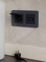 Розетка BRITE РСбш10-3-БрГ 16А IP20 с заземл. защ. шторки с крышкой механизм графит IEK BR-R16-16-K53 ТехноИмпульс