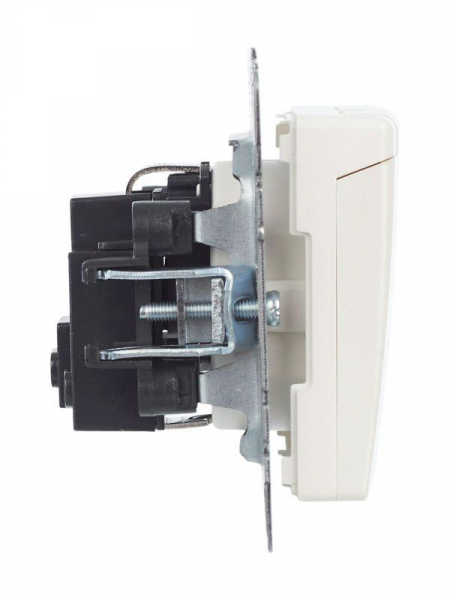 Розетка BRITE РСбш10-3-БрЖ 16А IP20 с заземл. защ. шторки с крышкой механизм жемчуж. IEK BR-R16-16-K36 ТехноИмпульс