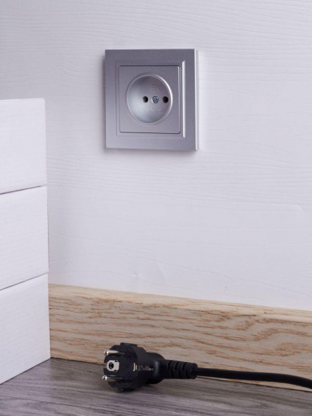 Розетка СП BRITE РСР10-1-0-БрА 10А в сборе без заземл. без защ. шторок алюм. IEK BR-R10-10-K47-F ТехноИмпульс