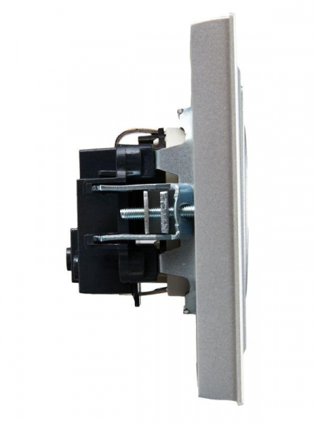 Розетка СП BRITE РСР14-1-0-БрА 16А в сборе с заземл. защ. шторки алюм. IEK BR-R14-16-K47-F ТехноИмпульс