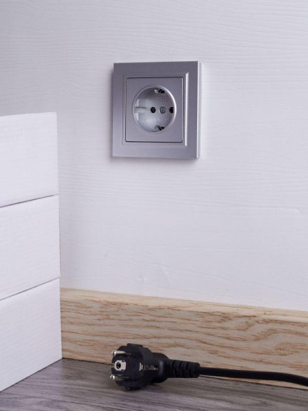 Розетка СП BRITE РСР14-1-0-БрА 16А в сборе с заземл. защ. шторки алюм. IEK BR-R14-16-K47-F ТехноИмпульс