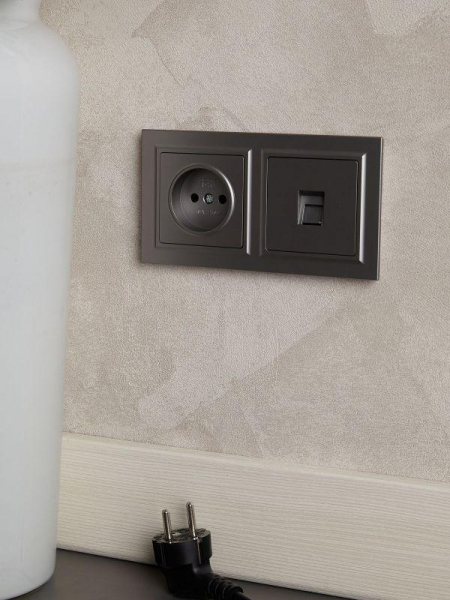 Розетка компьютерная СП RJ45 кат.6 BRITE РК11-БрС механизм сталь IEK BR-K10-2-K46 ТехноИмпульс