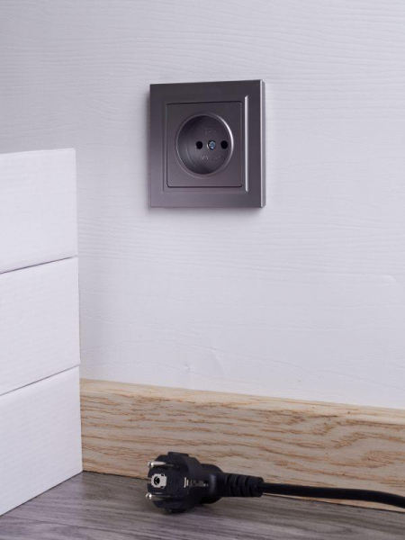 Розетка СП BRITE РСР10-1-0-БрС 10А в сборе без заземл. без защ. шторок сталь IEK BR-R10-10-K46-F ТехноИмпульс