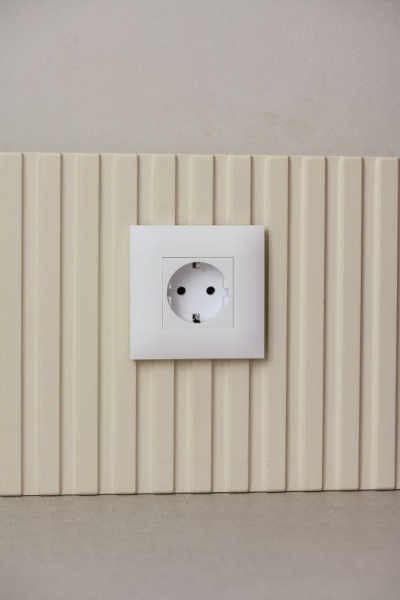 Розетка SKANDY 16А с заземл. без защ. шторок SK-R05W арктич. бел. IEK SK-R11-16-K01 ТехноИмпульс