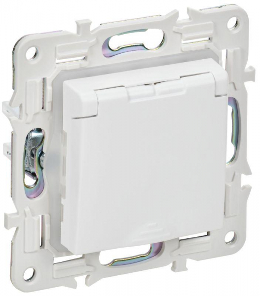 Розетка 1-м SKANDY 16А IP44 с заземл. защ. шторки с крышкой SK-R11W арктич. бел. IEK SK-R16-16-44-K01 ТехноИмпульс