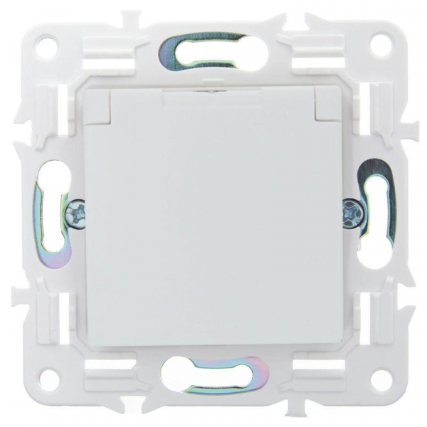 Розетка 1-м SKANDY 16А IP44 с заземл. защ. шторки с крышкой SK-R11W арктич. бел. IEK SK-R16-16-44-K01 ТехноИмпульс