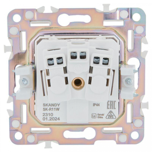 Розетка 1-м SKANDY 16А IP44 с заземл. защ. шторки с крышкой SK-R11W арктич. бел. IEK SK-R16-16-44-K01 ТехноИмпульс