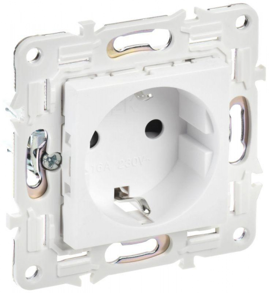 Розетка SKANDY 16А с заземл. защ. шторки SK-R04W арктич. бел. IEK SK-R14-16-K01 ТехноИмпульс