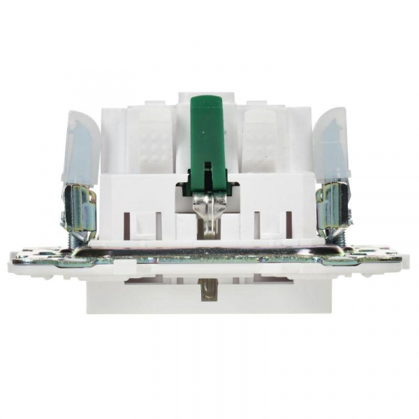 Розетка SKANDY 16А с заземл. защ. шторки SK-R04W арктич. бел. IEK SK-R14-16-K01 ТехноИмпульс