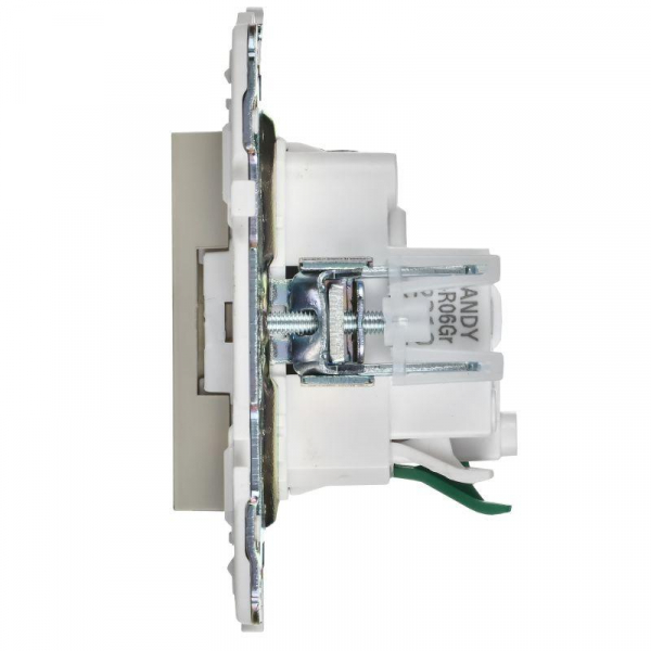 Розетка SKANDY 16А с заземл. защ. шторки безвинт. крепл. SK-R06B беж. IEK SK-R14-16-1-K10 ТехноИмпульс