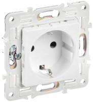 Розетка SKANDY 16А с заземл. защ. шторки безвинт. крепл. SK-R06W арктич. бел. IEK SK-R14-16-1-K01 ТехноИмпульс