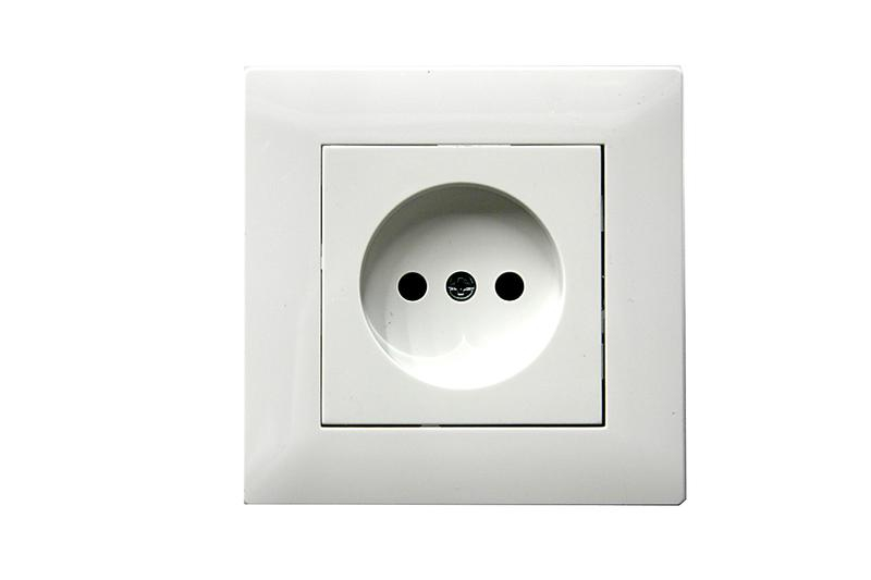 Розетка 1-м Karea RIZZ без заземл. керамика бел. Makel 88001002 ТехноИмпульс