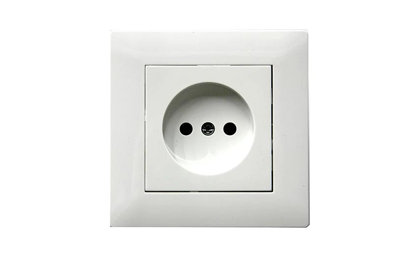 Розетка 1-м Karea RIZZ без заземл. керамика бел. Makel 88001002 ТехноИмпульс