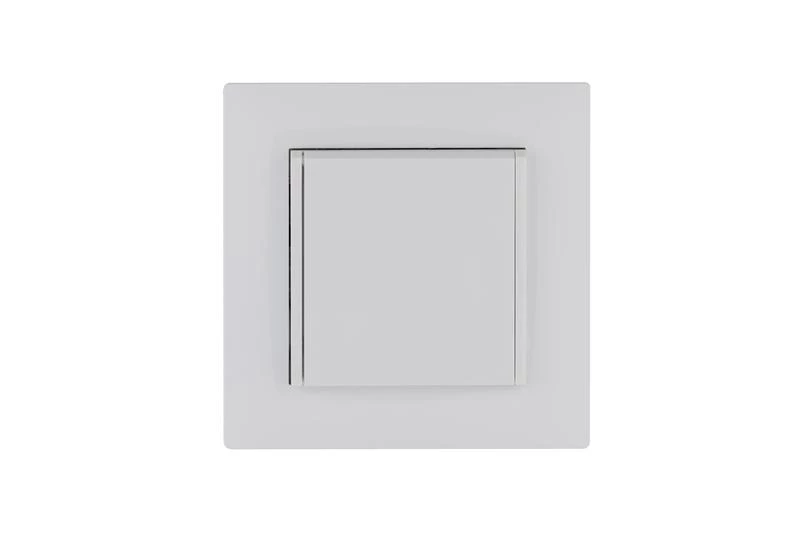 Розетка 1-м с крышкой Karea RIZZ с заземл. бел. Makel 88001029 ТехноИмпульс