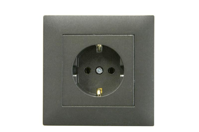 Розетка 1-м Karea RIZZ STAR с заземл. дым. металлик Makel 88050028 ТехноИмпульс