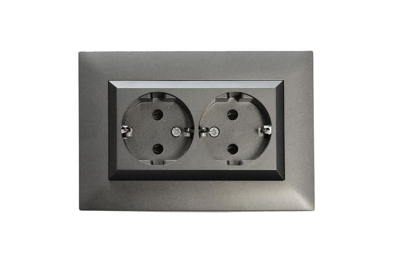 Розетка 2-я Karea RIZZ STAR с заземл. дым. металлик Makel 88050082 ТехноИмпульс