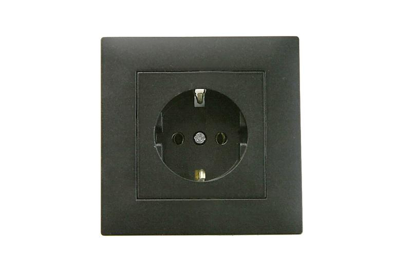 Розетка 1-м Karea RIZZ STAR с заземл. чер. Makel 88054028 ТехноИмпульс