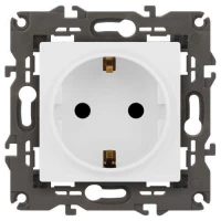 Розетка Elegance 14-2102-01М 16А 250В 2P+E Schuko защ. шторки матов. бел. Эра Б0065804 ТехноИмпульс