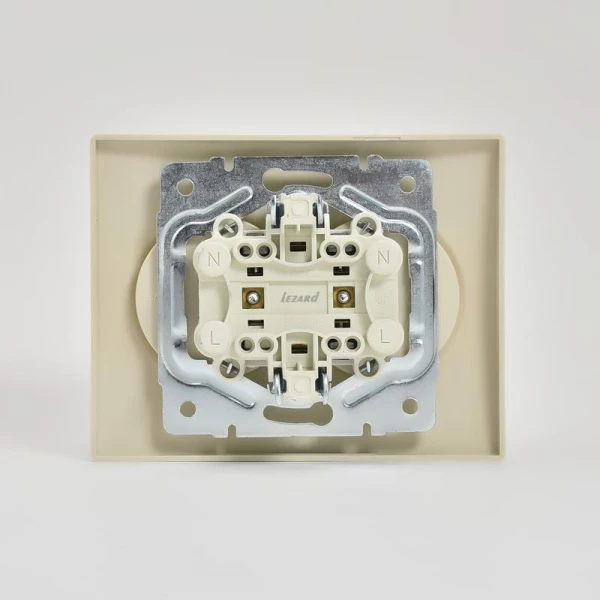 Розетка 2-м СП Karina 16А IP20 без заземл. термопласт крем. LEZARD 707-0300-128B ТехноИмпульс