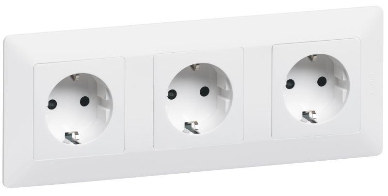 Розетка 1-м СП Valena Life 16А IP20 250В 2P+E защ. шторки безвинтов. клеммы с лицев. панелью механизм бел. Leg 753420 ТехноИмпульс