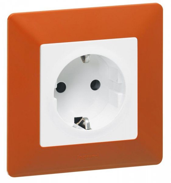 Розетка 1-м СП Valena Life 16А IP20 250В 2P+E защ. шторки безвинтов. клеммы с лицев. панелью механизм бел. Leg 753420 ТехноИмпульс