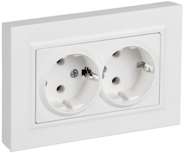 Розетка 2-м СП BRITE РСПл12-3-БрАБ 16А в сборе с заземл. без защ. шторок плоская арктич. бел. IEK BR-R27-16-K91-F ТехноИмпульс