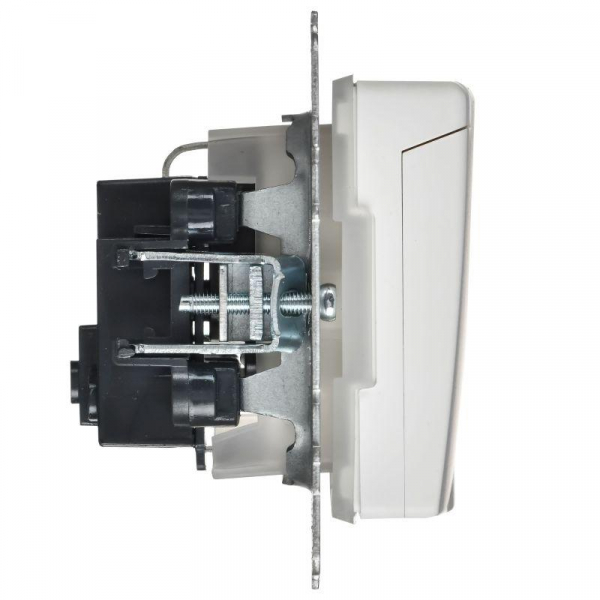 Розетка BRITE РСбш10-3-44-БрАБ 16А IP44 с заземл. защ. шторки с крышкой механизм арктич. бел. IEK BR-R16-16-44-K91 ТехноИмпульс