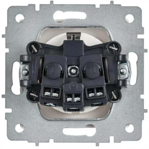 Розетка BRITE РС14-1-0-БрАБ 16А с заземл. защ. шторки механизм арктич. бел. IEK BR-R14-16-K91 ТехноИмпульс