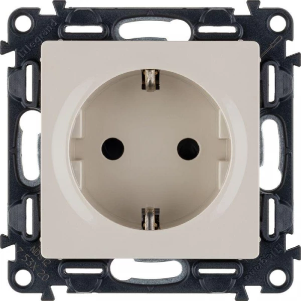 Розетка 1-м СП Valena Life 16А IP20 250В 2P+E защ. шторки безвинтов. клеммы с лицев. панелью механизм сл. кость Leg 753520 ТехноИмпульс