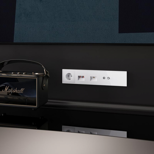 Розетка компьютерная 1-м СП S70 RJ45 кат.6 механизм бел. глянцевый Voltum VLS060101 ТехноИмпульс