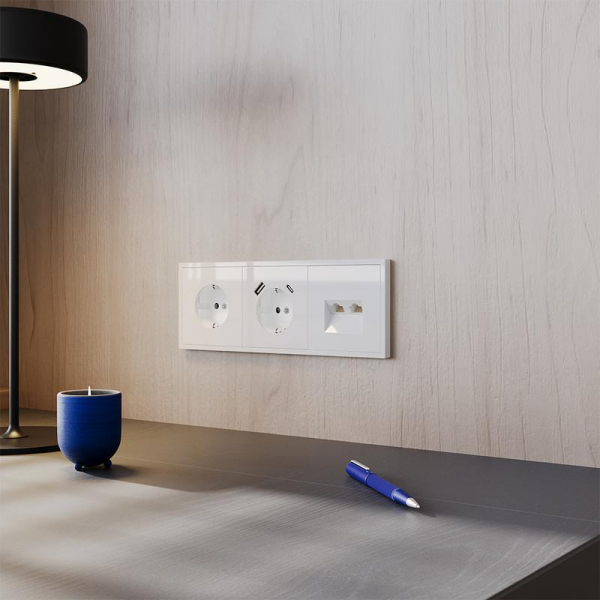 Розетка компьютерная 2-м СП S70 RJ45 + RJ45 кат.6 механизм бел. глянцевый Voltum VLS060201 ТехноИмпульс