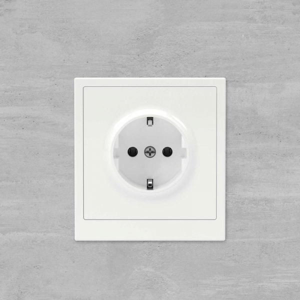 Розетка силовая KANT 2P+E без шторки бел. магнолия DKC 7000033 ТехноИмпульс