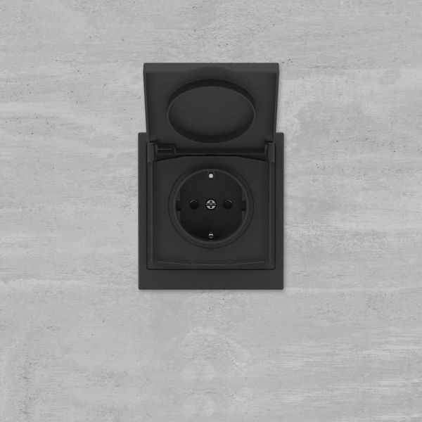 Розетка силовая KANT IP44 2P+E защ. шторки с крышкой черн. уголь DKC 7012013 ТехноИмпульс