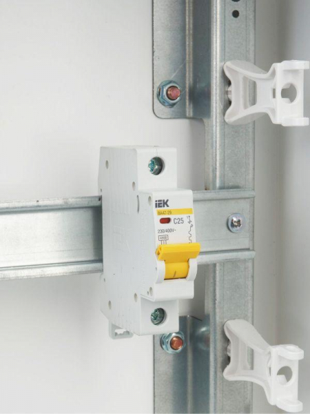 Выключатель автоматический модульный 1п C 25А 4.5кА ВА47-29 KARAT IEK MVA20-1-025-C ТехноИмпульс