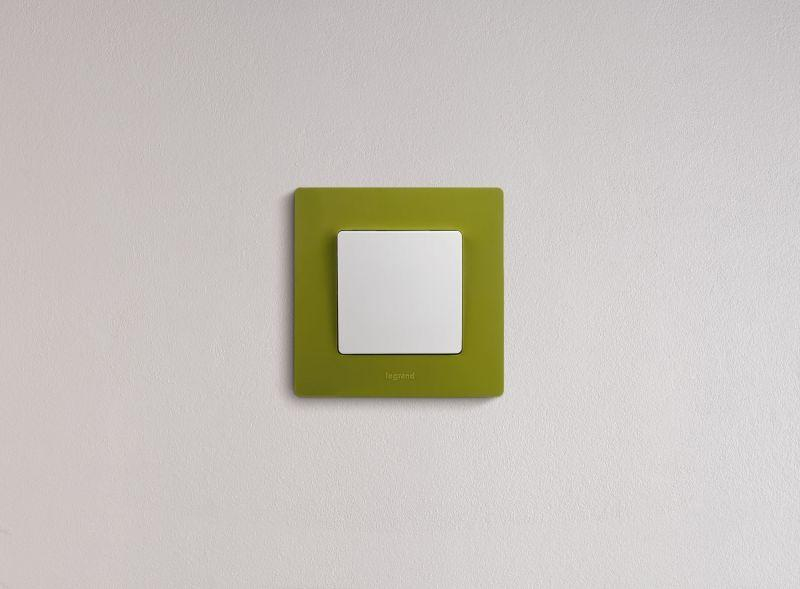 Выключатель 1-кл. СП Etika 10А IP20 250В 10AX безвинтов. зажимы механизм бел. IEK 672201 ТехноИмпульс