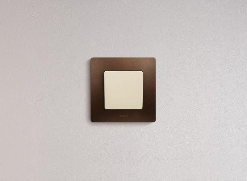 Выключатель 1-кл. СП Etika 10А IP20 250В 10AX безвинтов. зажимы механизм сл. кость IEK 672301 ТехноИмпульс