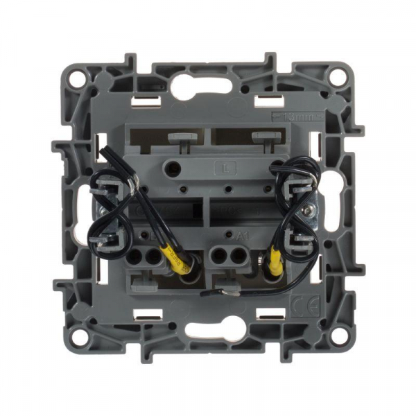 Выключатель 2-кл. СП Etika 10А IP20 250В 10AX с подсветкой/индикацией безвинтов. зажимы механизм сл. кость IEK 672304 ТехноИмпульс