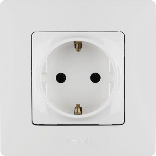 Розетка 1-м СП Etika 16А IP20 250В 2P+E с заземл. немецк. стандарт винтов. клеммы механизм бел. IEK 672221 ТехноИмпульс