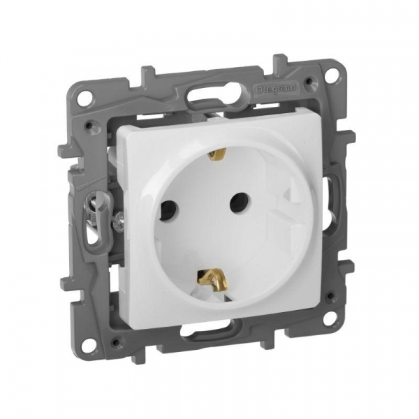 Розетка 1-м СП Etika 16А IP20 250В 2P+E с заземл. немецк. стандарт винтов. клеммы механизм бел. IEK 672221 ТехноИмпульс