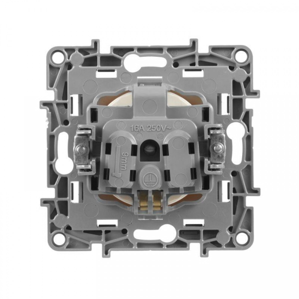 Розетка 1-м СП Etika 16А IP20 250В 2P+E с заземл. немецк. стандарт винтов. клеммы механизм сл. кость IEK 672321 ТехноИмпульс