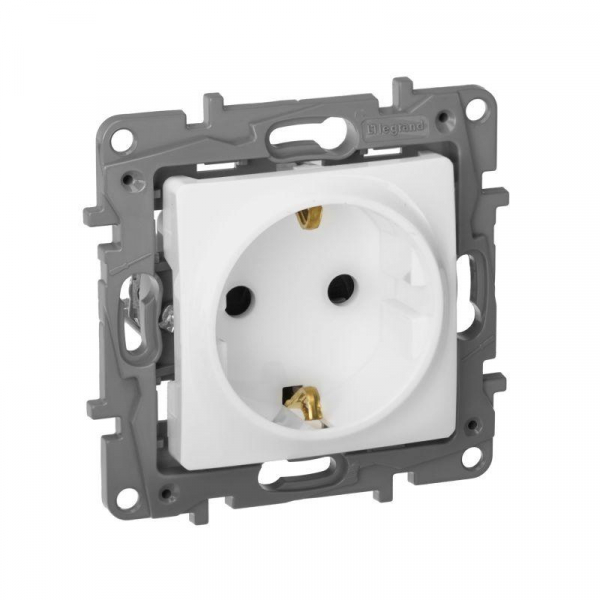 Розетка 1-м СП Etika 16А IP31 250В 2P+E с заземл. защ. шторки немецк. стандарт винтов. клеммы механизм бел. IEK 672222 ТехноИмпульс