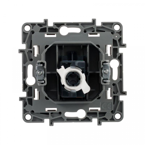 Розетка компьютерная 1-м СП Etika RJ45 кат.5E UTP механизм бел. IEK 672241 ТехноИмпульс