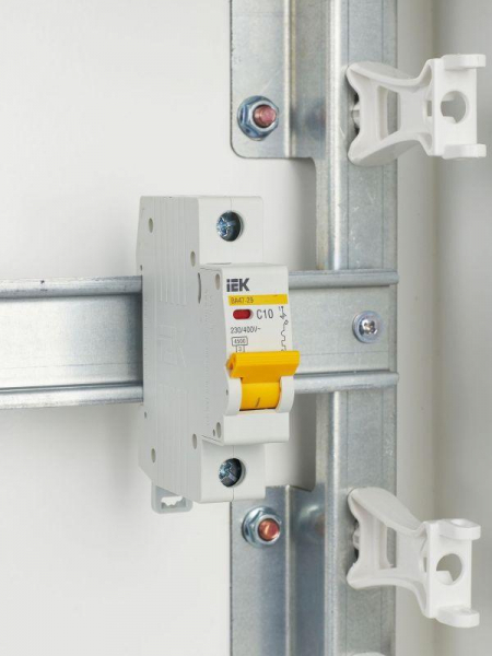 Выключатель автоматический модульный 1п C 10А 4.5кА ВА47-29 KARAT IEK MVA20-1-010-C ТехноИмпульс