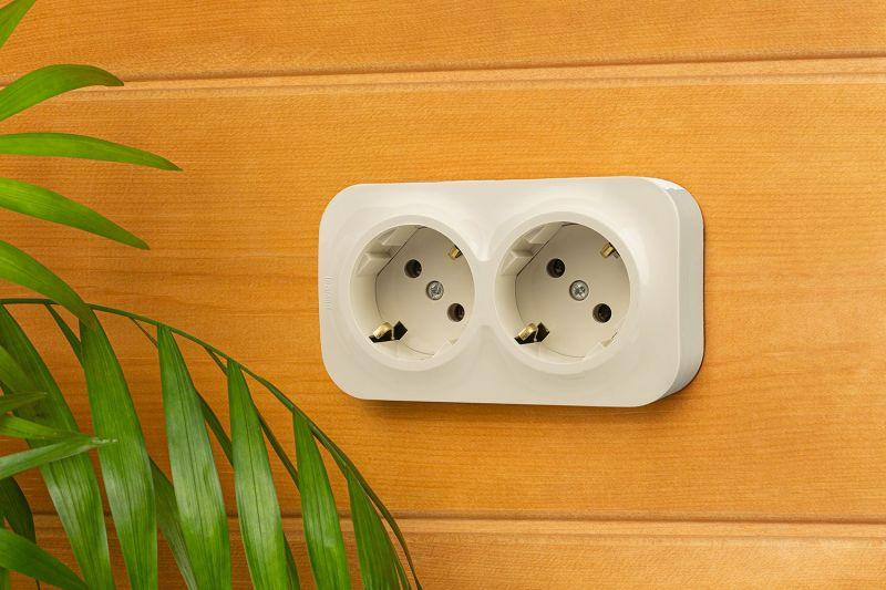 Розетка 2-м ОП Quteo 16А IP20 250В 2х2P+E с заземл. без защ. шторок сл. кость IEK 782263 ТехноИмпульс