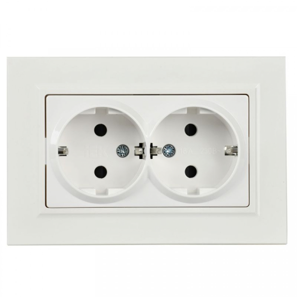 Розетка 2-м СП BRITE РСш12-3-БрБ 16А в сборе с заземл. защ. шторки бел. IEK BR-R24-16-K01-F ТехноИмпульс