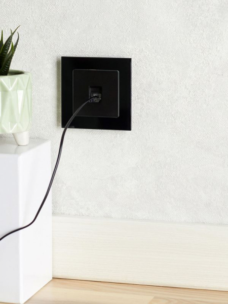 Розетка компьютерная СП RJ45 кат.5E BRITE РК10-БрЧ механизм черн. IEK BR-K10-1-K02 ТехноИмпульс