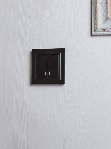 Выключатель 2-кл. СП BRITE ВС10-2-1-БрЧ 10А с индик. механизм черн. IEK BR-V20-1-10-K02 ТехноИмпульс