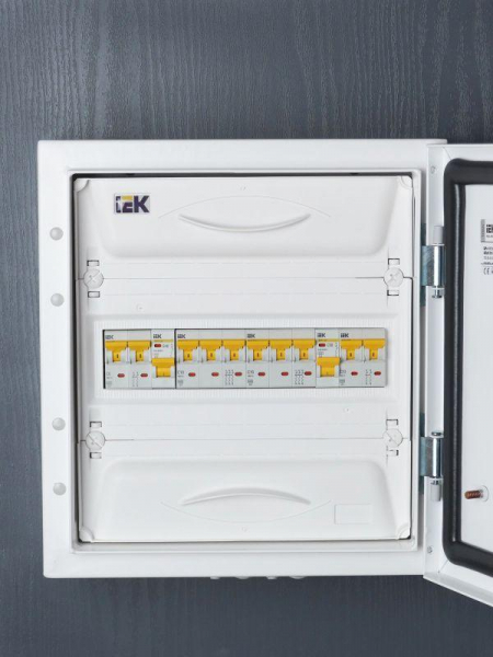 Выключатель автоматический модульный 3п C 16А 6кА ВА47-60M KARAT IEK MVA31-3-016-C ТехноИмпульс
